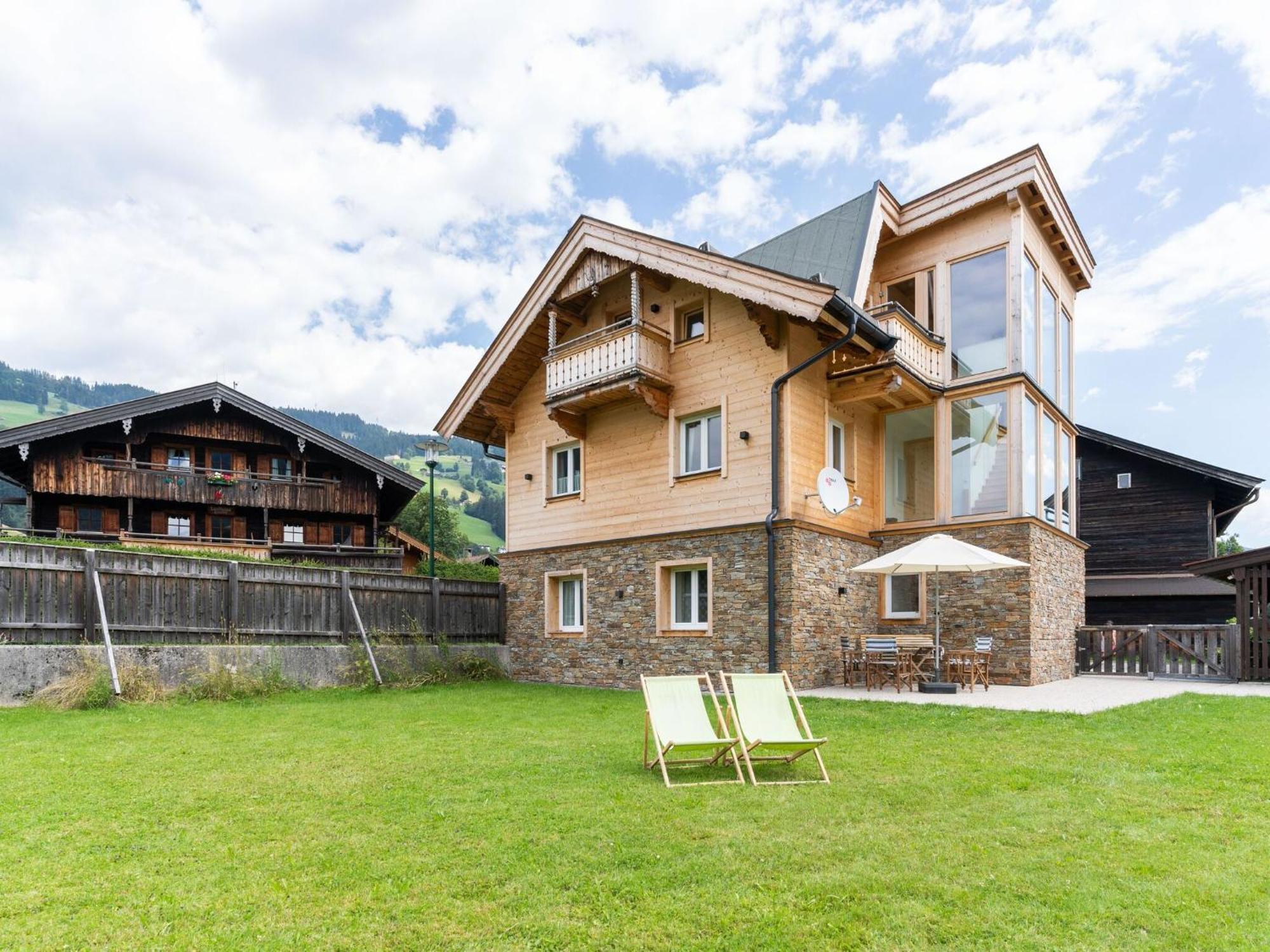 Central Apartment With Balcony Terrace Garden Deckchairs Бриксен-им-Тале Экстерьер фото